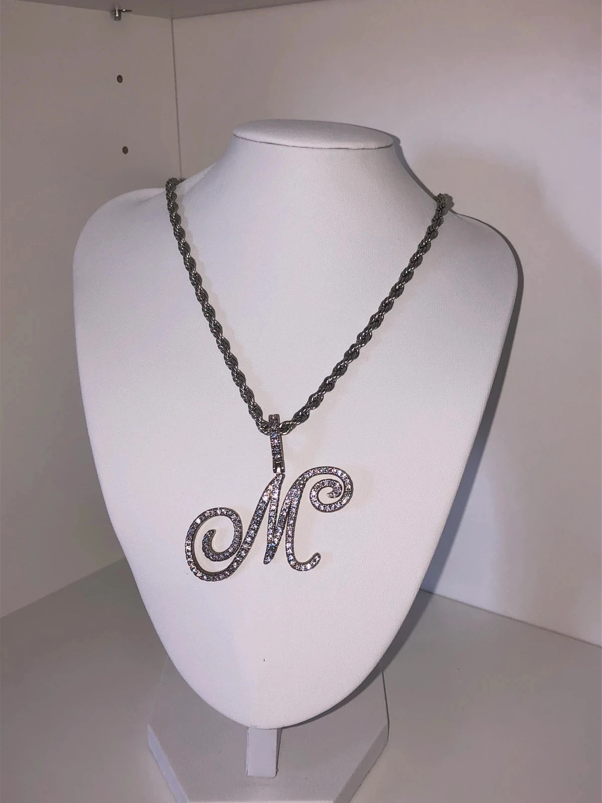 Collier lettre M strass